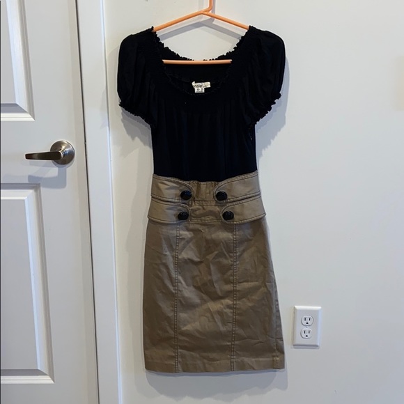Pencil Dress with Cute Button Details | Size: 2P - Picture 3 of 4